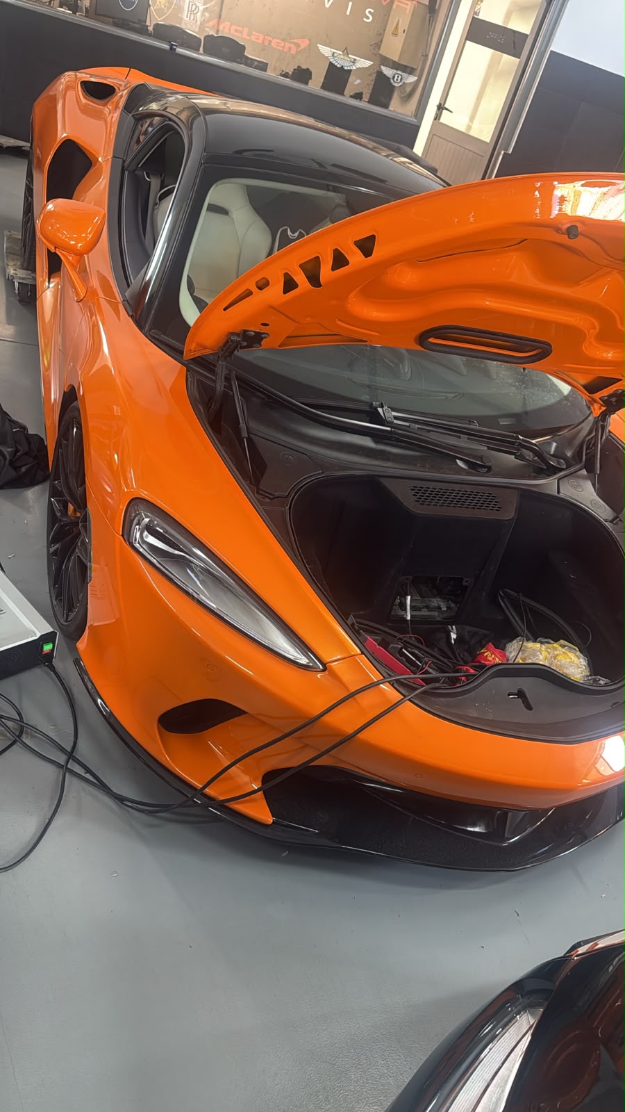 2022 McLAREN 720S workshop service case
